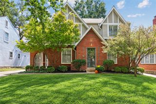 1235 W Gregory Boulevard, Kansas City, MO 64114