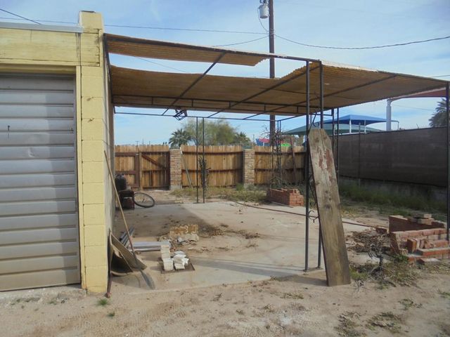 318 N Carlton Avenue, Blythe, CA 92225