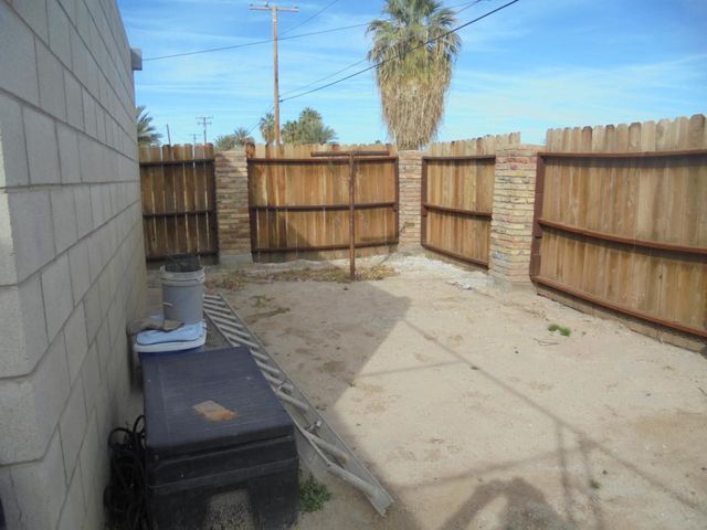 318 N Carlton Avenue, Blythe, CA 92225