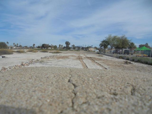 318 N Carlton Avenue, Blythe, CA 92225