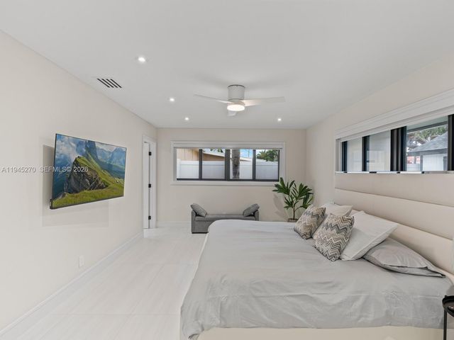 511 SE 14th St, Pompano Beach, FL 33060