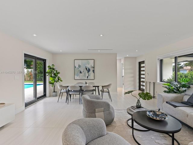 511 SE 14th St, Pompano Beach, FL 33060