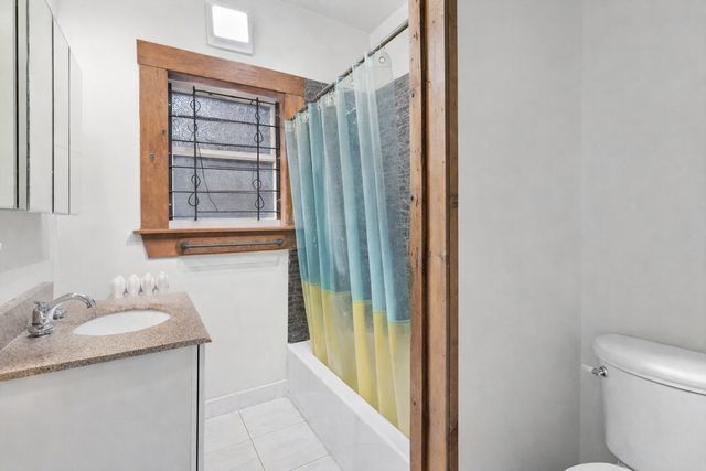1212 W North Shore Avenue 3W, Chicago, IL 60626
