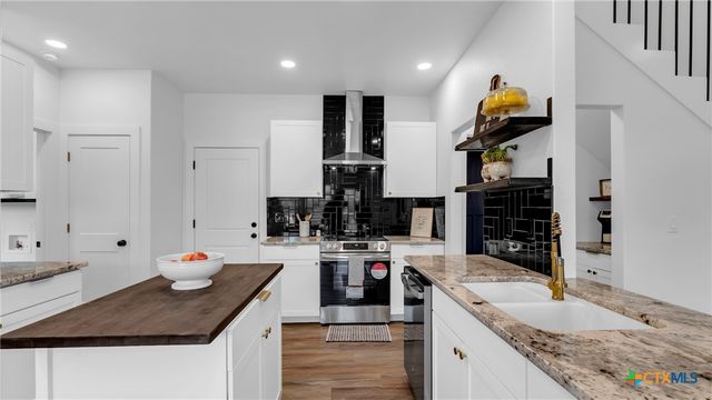 105 Chesterfield Drive, Kingsland, TX 78639