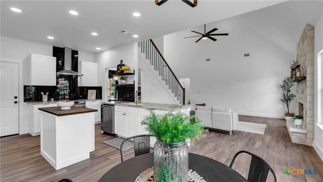 105 Chesterfield Drive, Kingsland, TX 78639
