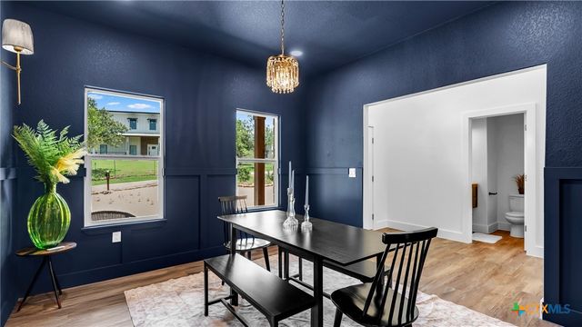 105 Chesterfield Drive, Kingsland, TX 78639