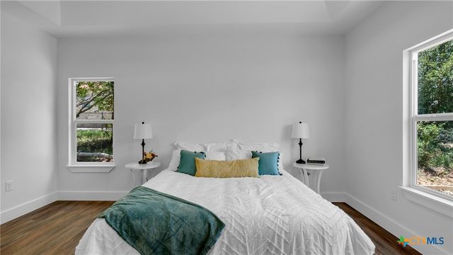 105 Chesterfield Drive, Kingsland, TX 78639