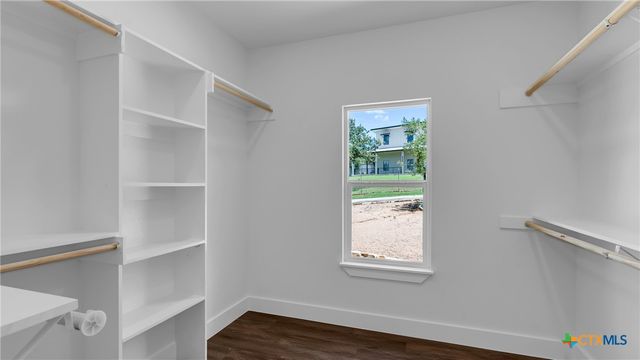 105 Chesterfield Drive, Kingsland, TX 78639
