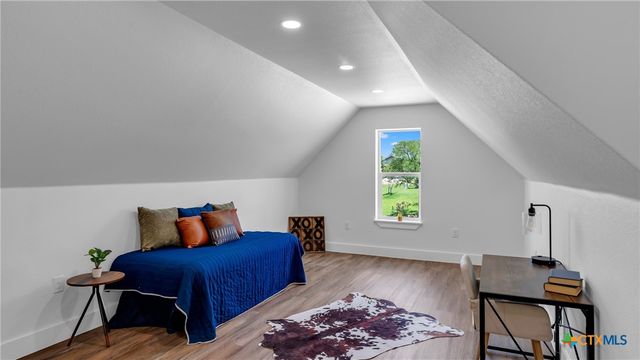 105 Chesterfield Drive, Kingsland, TX 78639