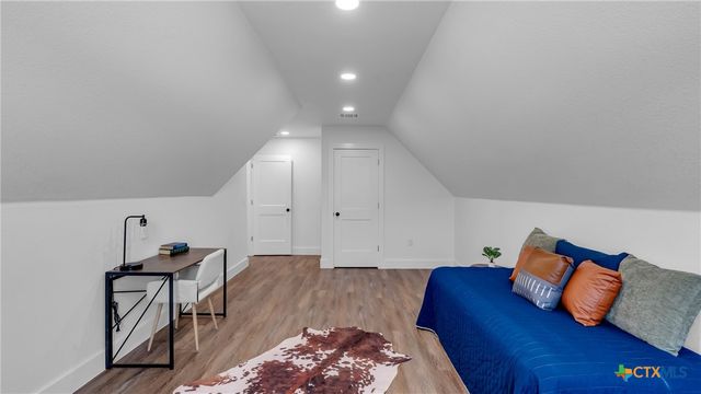 105 Chesterfield Drive, Kingsland, TX 78639