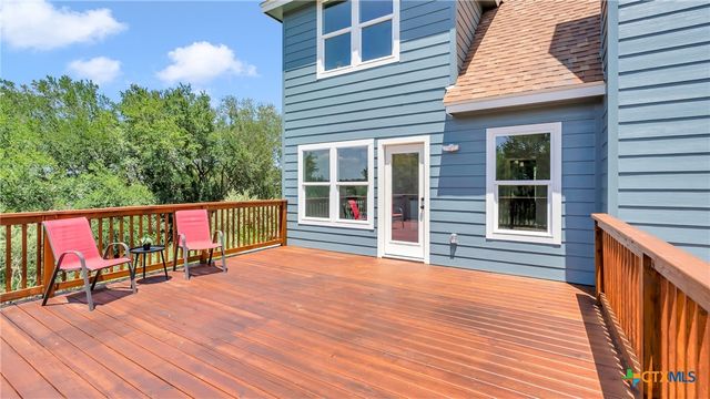 105 Chesterfield Drive, Kingsland, TX 78639