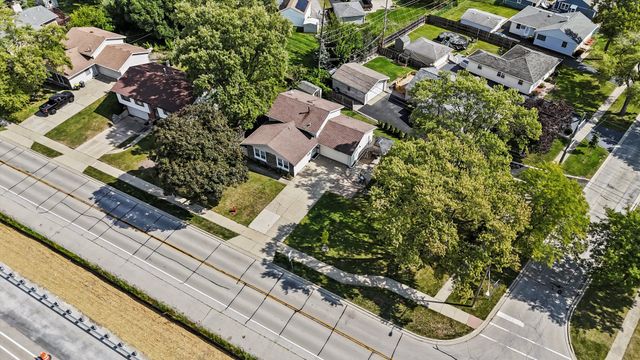 3204 E Frontage Road, Rolling Meadows, IL 60008