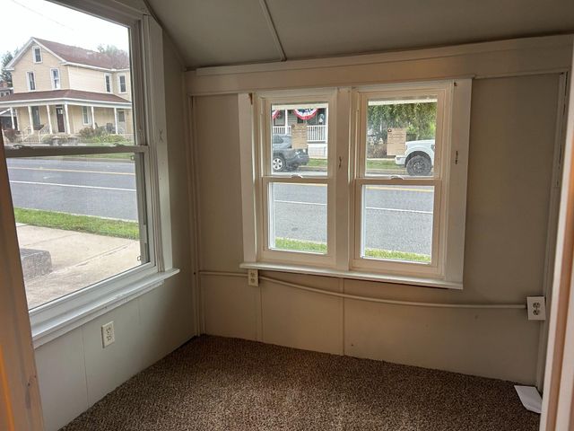 934 W MAIN ST, Mount Joy, PA 17552