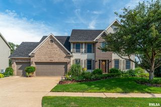 2946 SUMMERTREE Avenue, Bettendorf, IA 52722