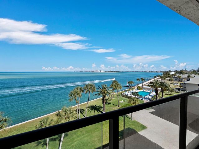 4712 OCEAN BOULEVARD W10, Sarasota, FL 34242