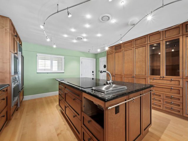 4712 OCEAN BOULEVARD W10, Sarasota, FL 34242