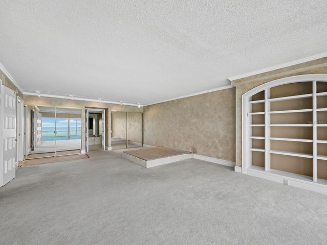 4712 OCEAN BOULEVARD W10, Sarasota, FL 34242