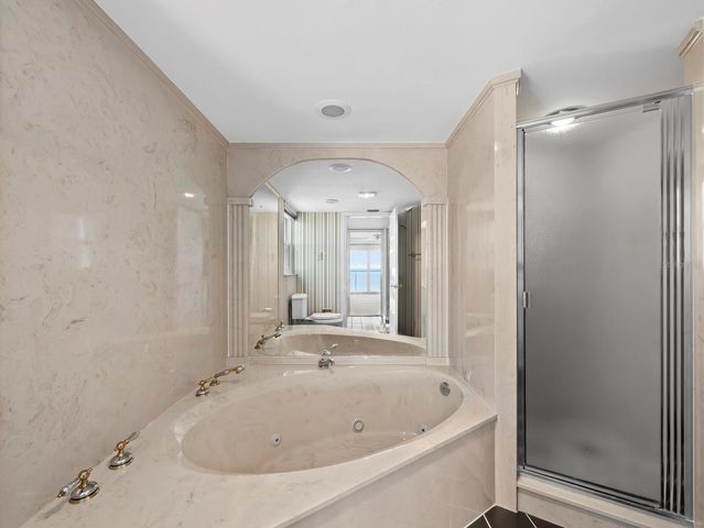 4712 OCEAN BOULEVARD W10, Sarasota, FL 34242