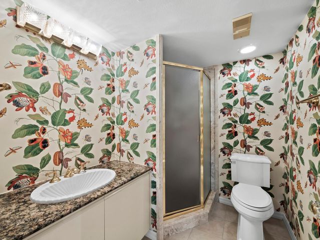 4712 OCEAN BOULEVARD W10, Sarasota, FL 34242