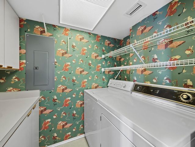 4712 OCEAN BOULEVARD W10, Sarasota, FL 34242