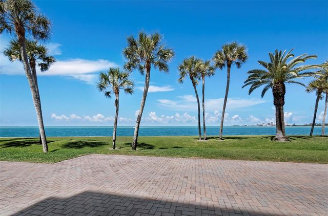 4712 OCEAN BOULEVARD W10, Sarasota, FL 34242