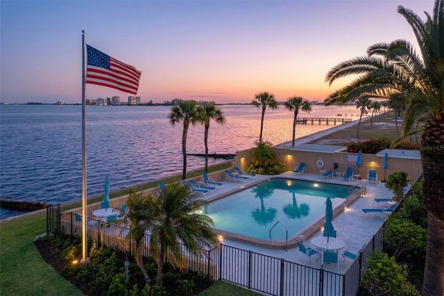 4712 OCEAN BOULEVARD W10, Sarasota, FL 34242