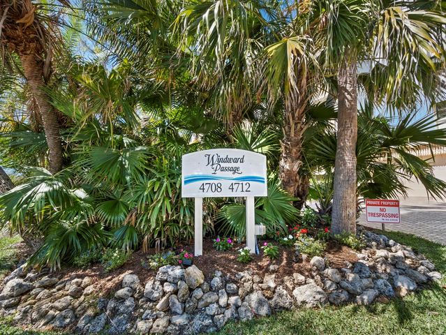 4712 OCEAN BOULEVARD W10, Sarasota, FL 34242