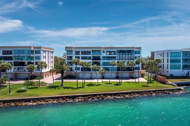 4712 OCEAN BOULEVARD W10, Sarasota, FL 34242