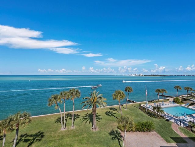 4712 OCEAN BOULEVARD W10, Sarasota, FL 34242
