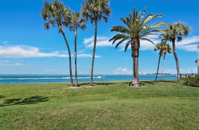 4712 OCEAN BOULEVARD W10, Sarasota, FL 34242