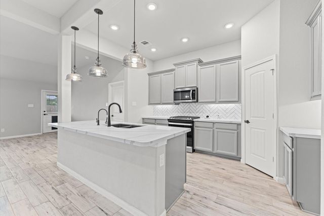 3026 Daw Boarwalk Drive, La Porte, TX 77571