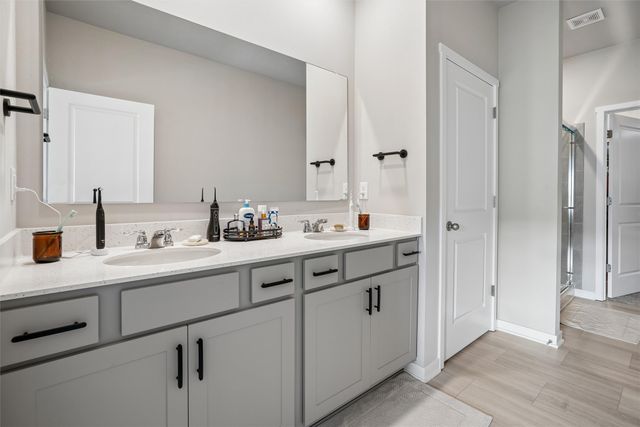 4701 172nd Way, Urbandale, IA 50323
