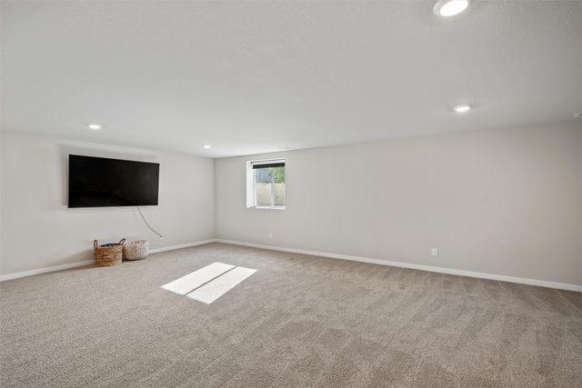 4701 172nd Way, Urbandale, IA 50323