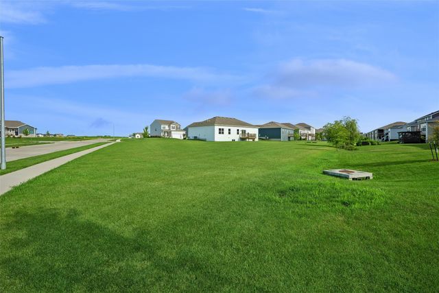4701 172nd Way, Urbandale, IA 50323