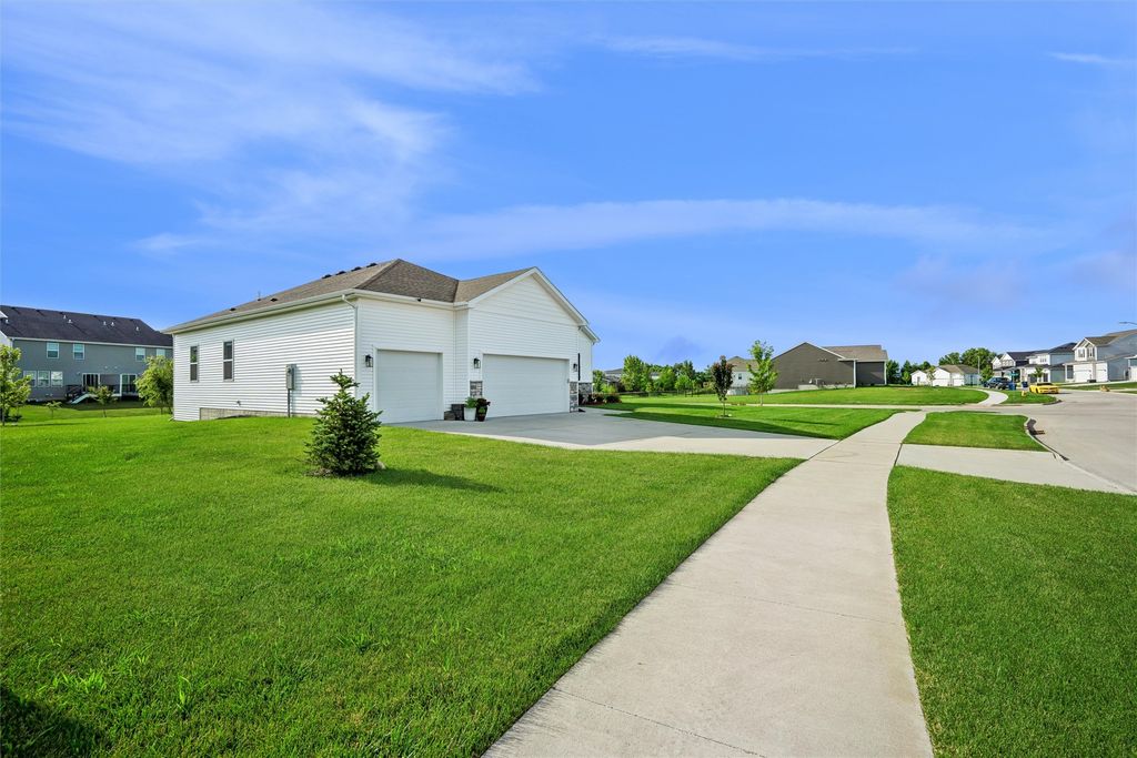 4701 172nd Way, Urbandale, IA 50323