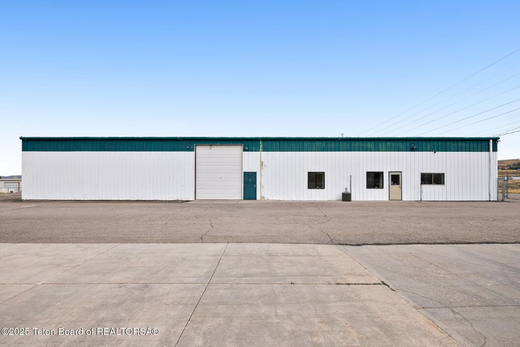 80 ALLEGIANCE Circle, Evanston, WY 82930 photo 6