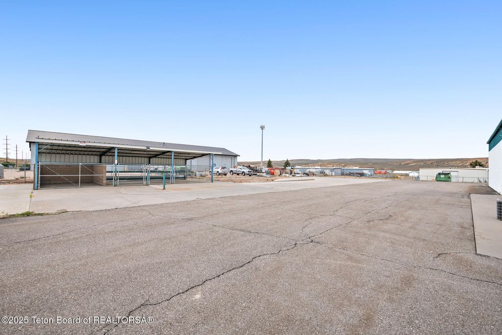 80 ALLEGIANCE Circle, Evanston, WY 82930 photo 8