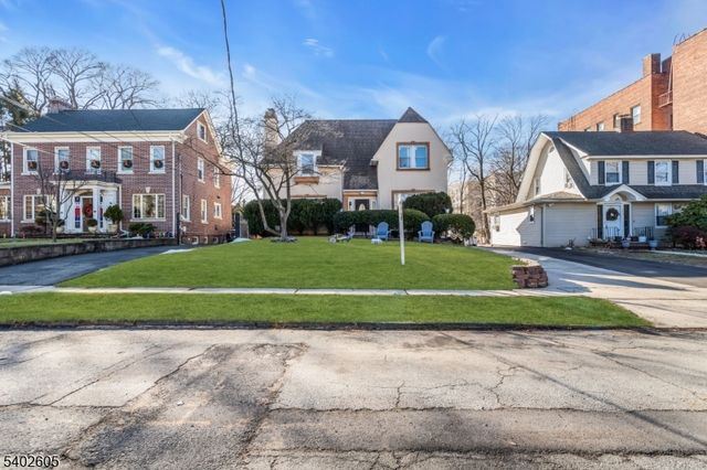 297 Hamilton Pl, Hackensack City, NJ 07601