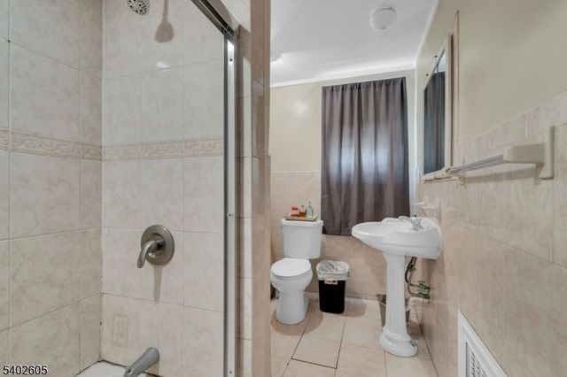 297 Hamilton Pl, Hackensack City, NJ 07601