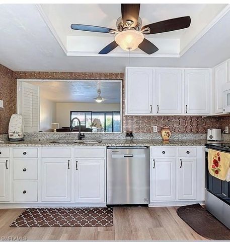 627 Serendipity DR 627, Naples, FL 34108