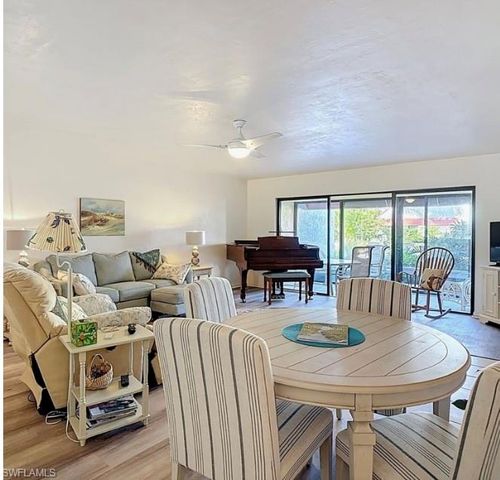 627 Serendipity DR 627, Naples, FL 34108