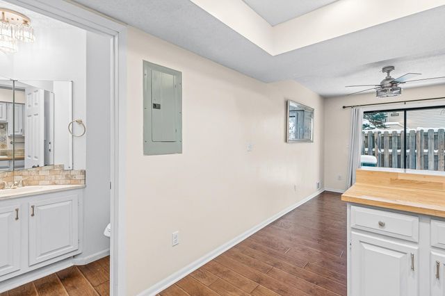 5527 E Bavarian Pass, Fridley, MN 55432