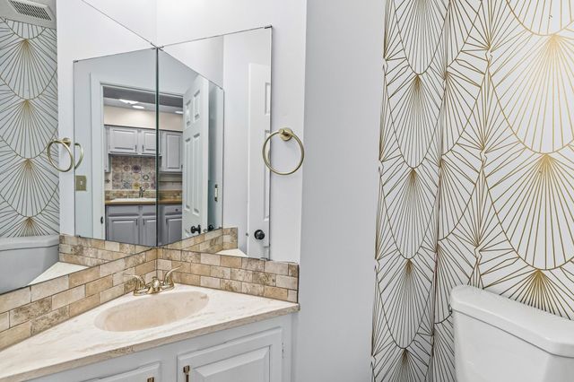 5527 E Bavarian Pass, Fridley, MN 55432