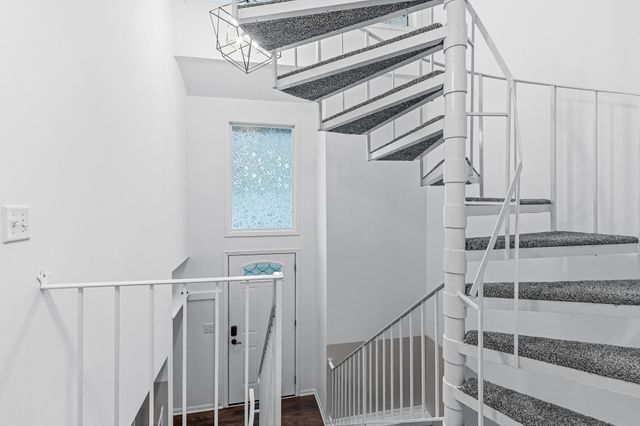 5527 E Bavarian Pass, Fridley, MN 55432