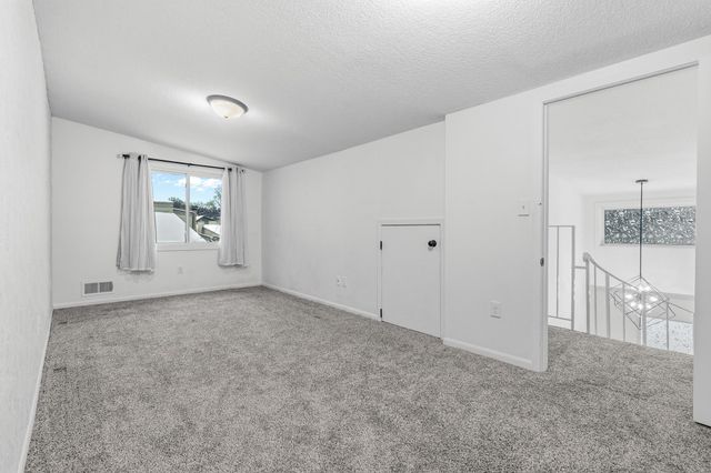 5527 E Bavarian Pass, Fridley, MN 55432