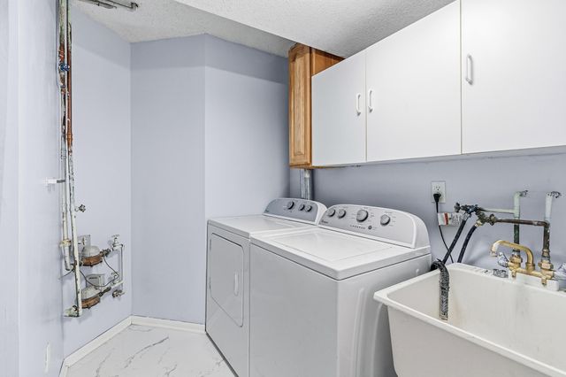 5527 E Bavarian Pass, Fridley, MN 55432