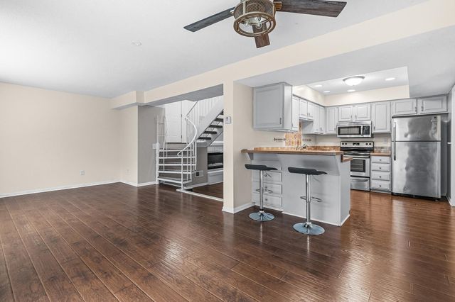 5527 E Bavarian Pass, Fridley, MN 55432