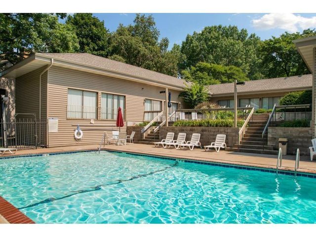 5527 E Bavarian Pass, Fridley, MN 55432