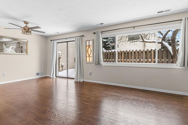 5527 E Bavarian Pass, Fridley, MN 55432