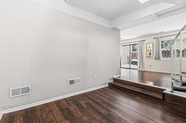 5527 E Bavarian Pass, Fridley, MN 55432